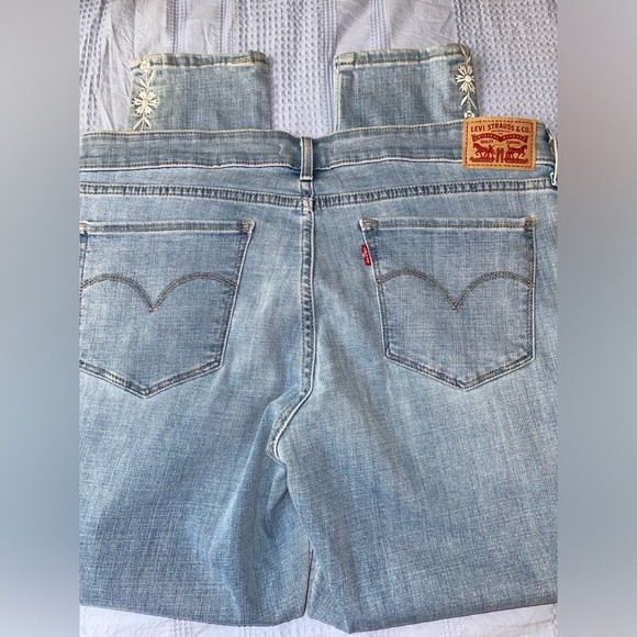 Levi Strauss & Co Jeans - Picture 3 of 4